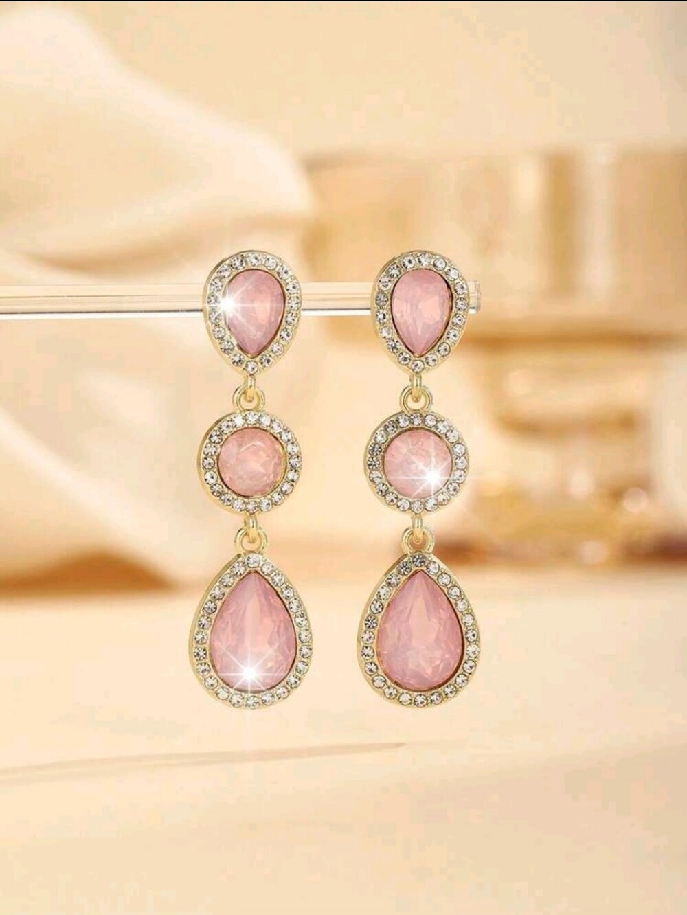 BRAND NEW ** Elegant Pink Teardrop Dangle Earrings